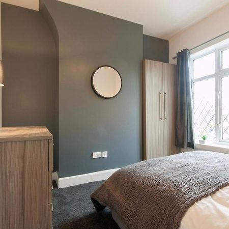 Centralized Private 4 Bedroom House At Hanley With Free Parking Etruria 외부 사진