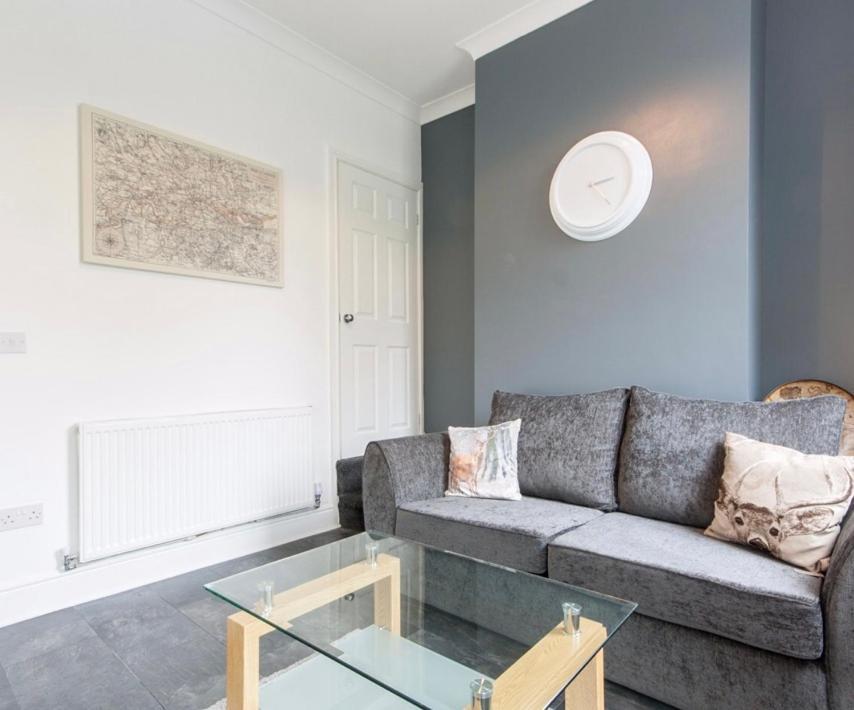 Centralized Private 4 Bedroom House At Hanley With Free Parking Etruria 외부 사진
