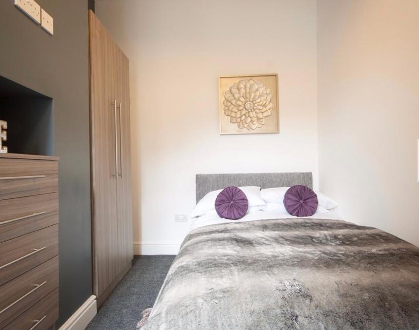 Centralized Private 4 Bedroom House At Hanley With Free Parking Etruria 외부 사진